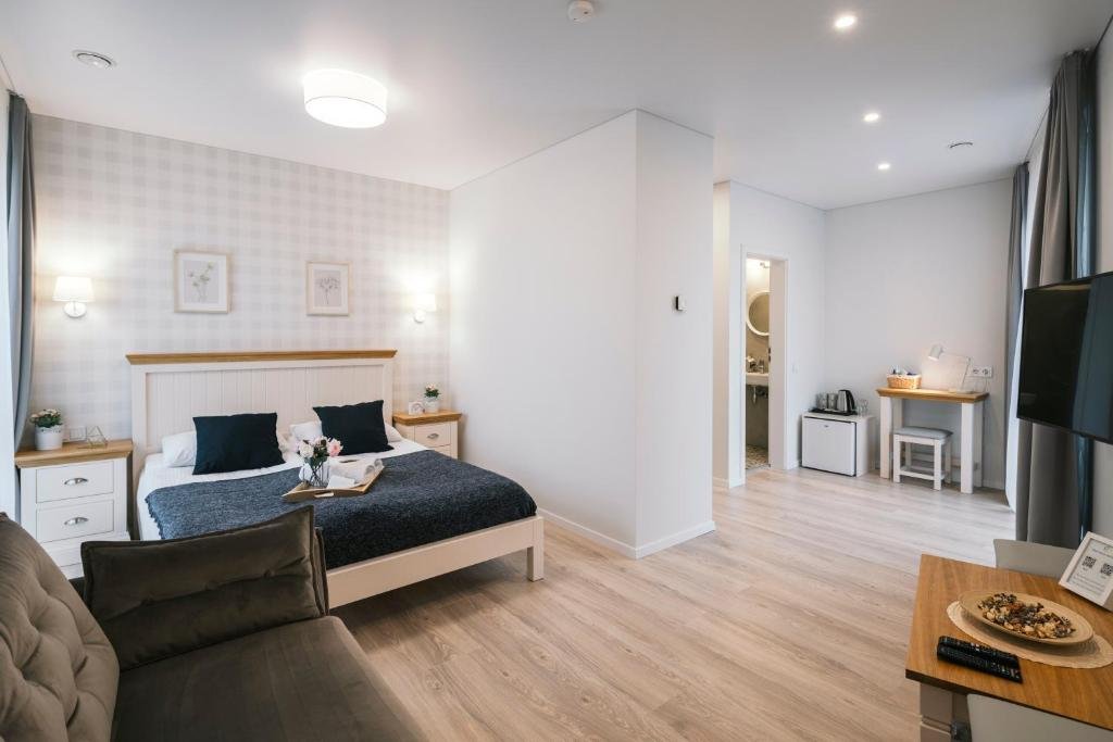 Extra Large Deluxe Suite - 2 Rooms